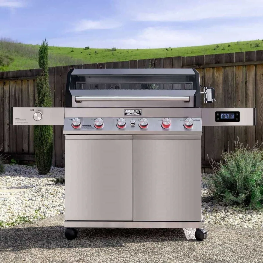 Monument Grills Denali 605Pro, Denali 605 and Eminence 605 Gas Grills